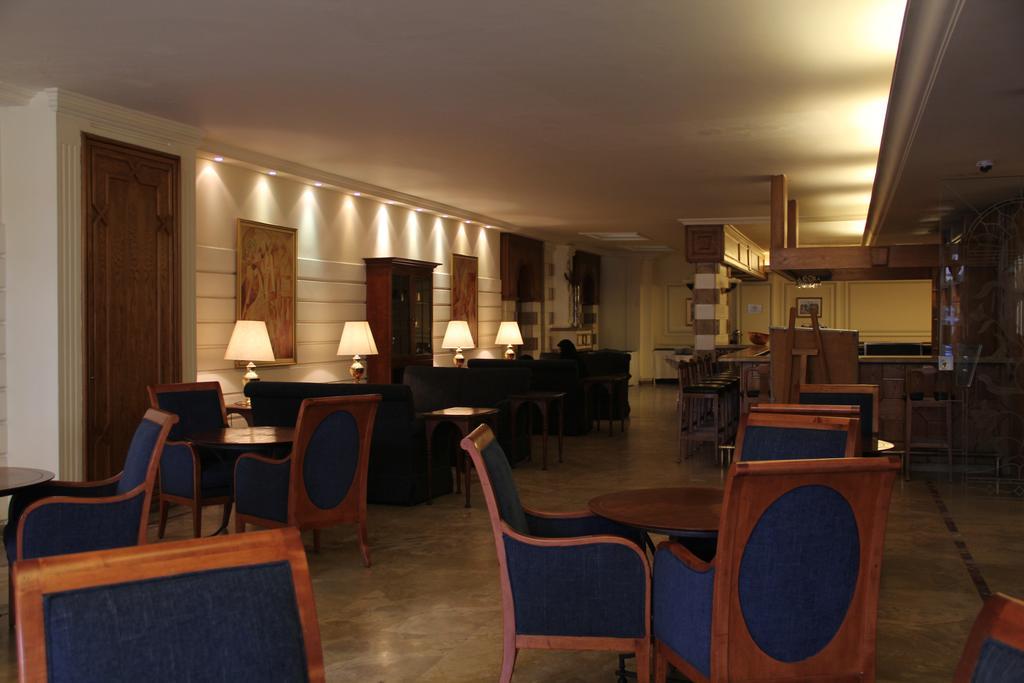 Napoleon Hotel Beiroet Buitenkant foto