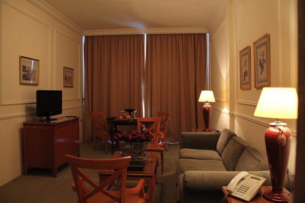 Napoleon Hotel Beiroet Buitenkant foto